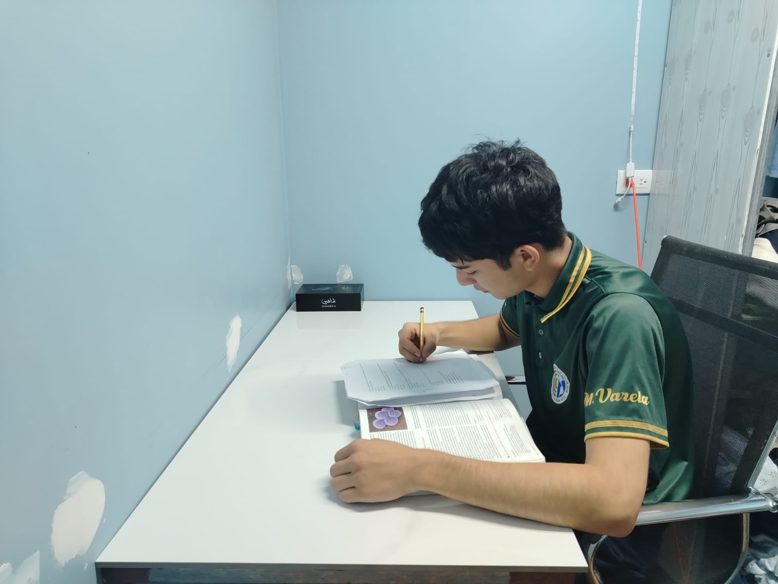 Juan Mesac Ramírez, estudiante del Colegio Científico de San Vito, indígena Boruca, superó la pobreza extrema y representará a Costa Rica en campamento científico en Estados Unidos