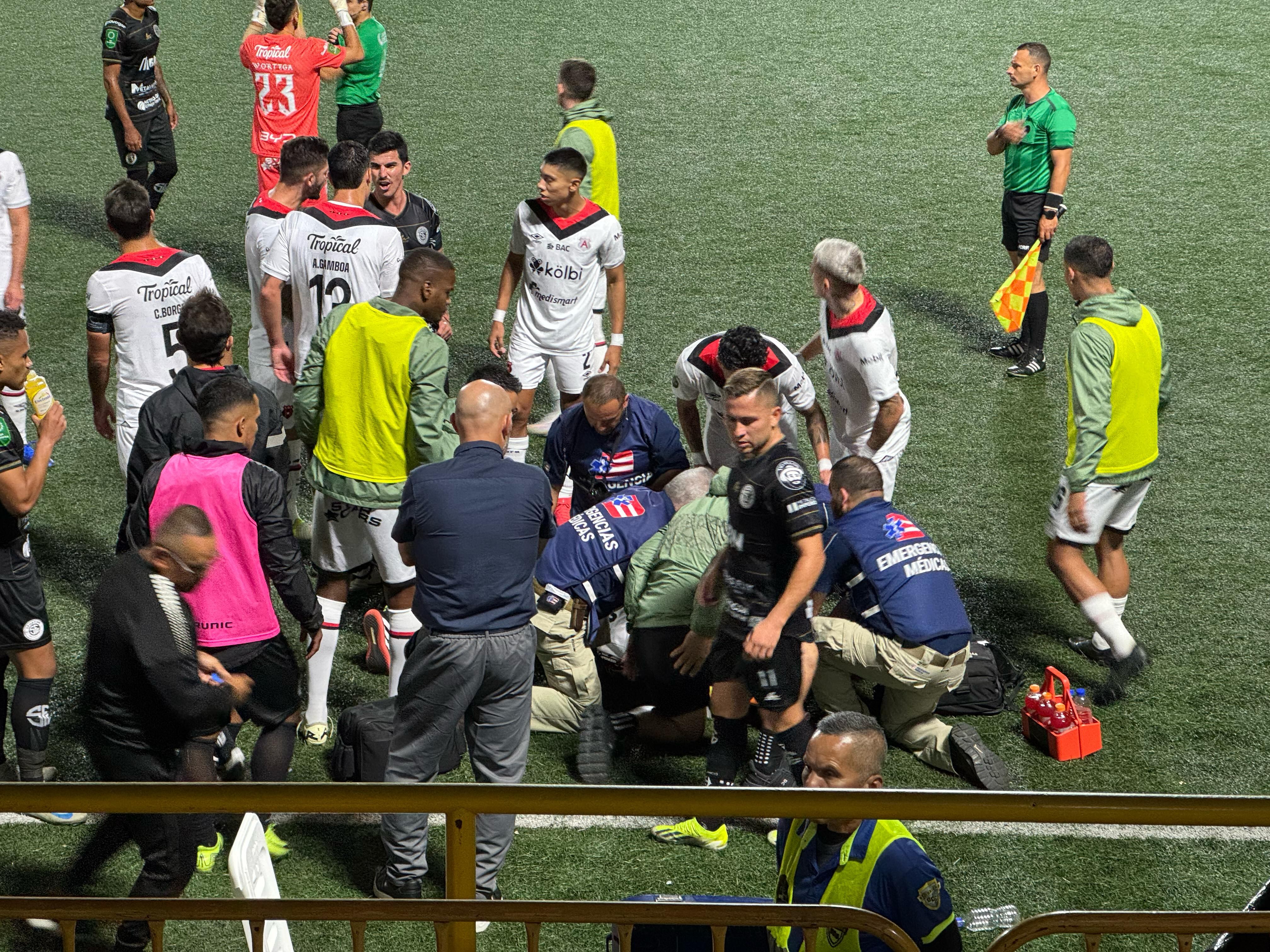 Creichel Pérez sufrió un golpe muy fuerte en la cabeza por el que fue traslado al hospital.