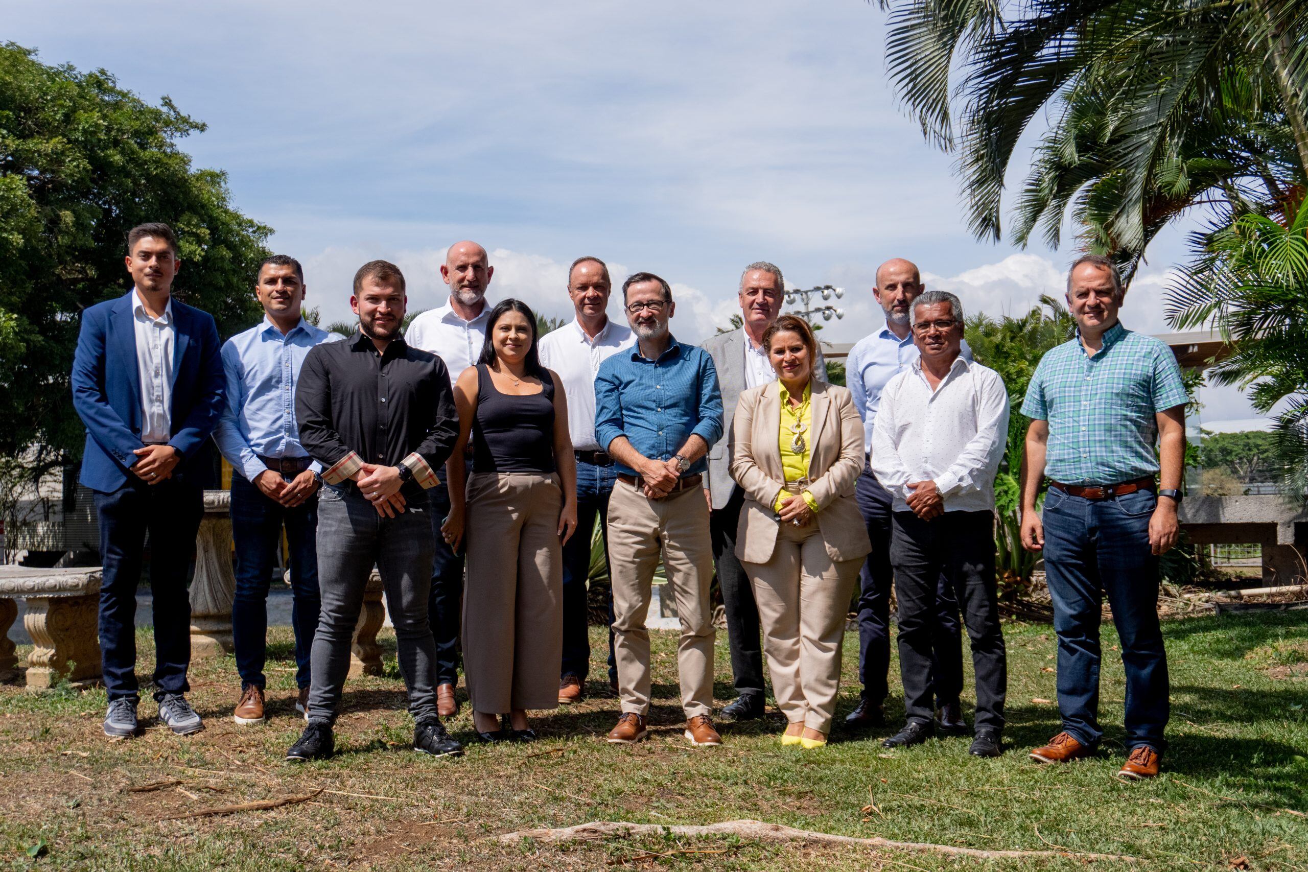 Gustavo Alfaro y presidentes de clubes