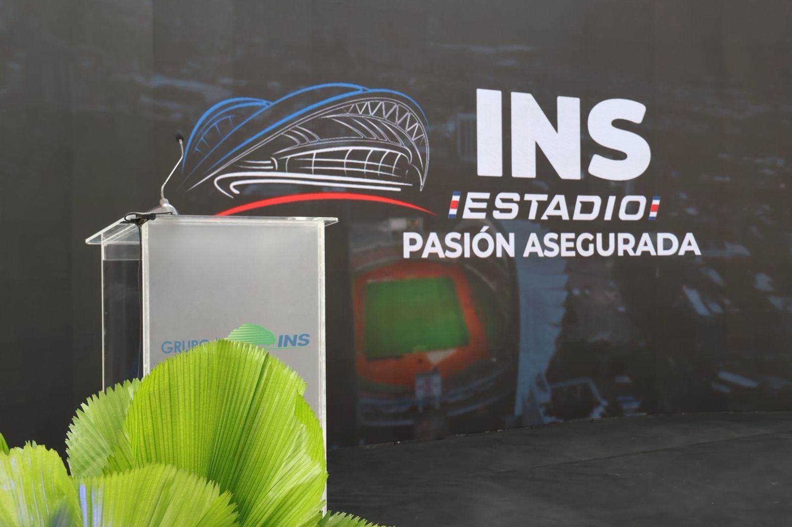 Estadio Nacional ahora tendrá en el nombre al INS