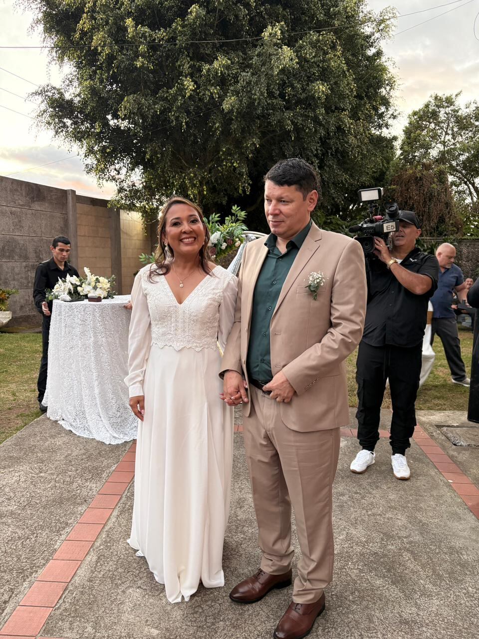 Boda Óscar López con la doctora Jessie Montes de Oca. Cortesía para La Teja