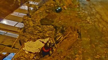 Motociclista de 19 años muere al caer en un hueco y perder el control