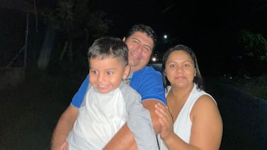 Niño que salió de su casa en la madrugada y fue atropellado es un “milagro de pies a cabeza”, vea lo que cuenta el papá