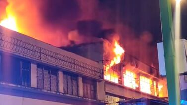 Pareja de adultos mayores murió abrazada en incendio de hotel en San José