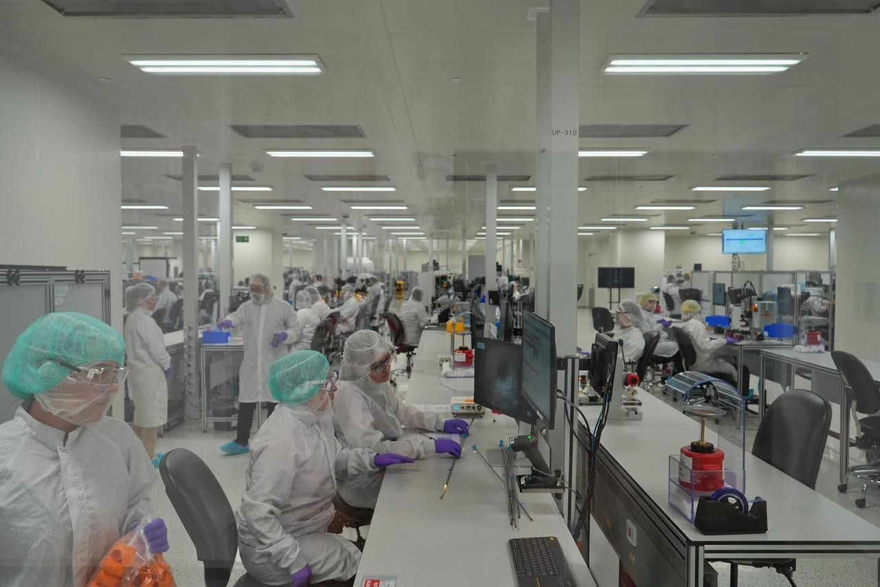 Instalaciones de Boston Scientific durante acto de inauguración.