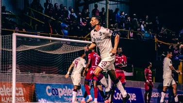 Todavía resuena: streamers internacionales quedan boquiabiertos con golazo de Mariano Torres