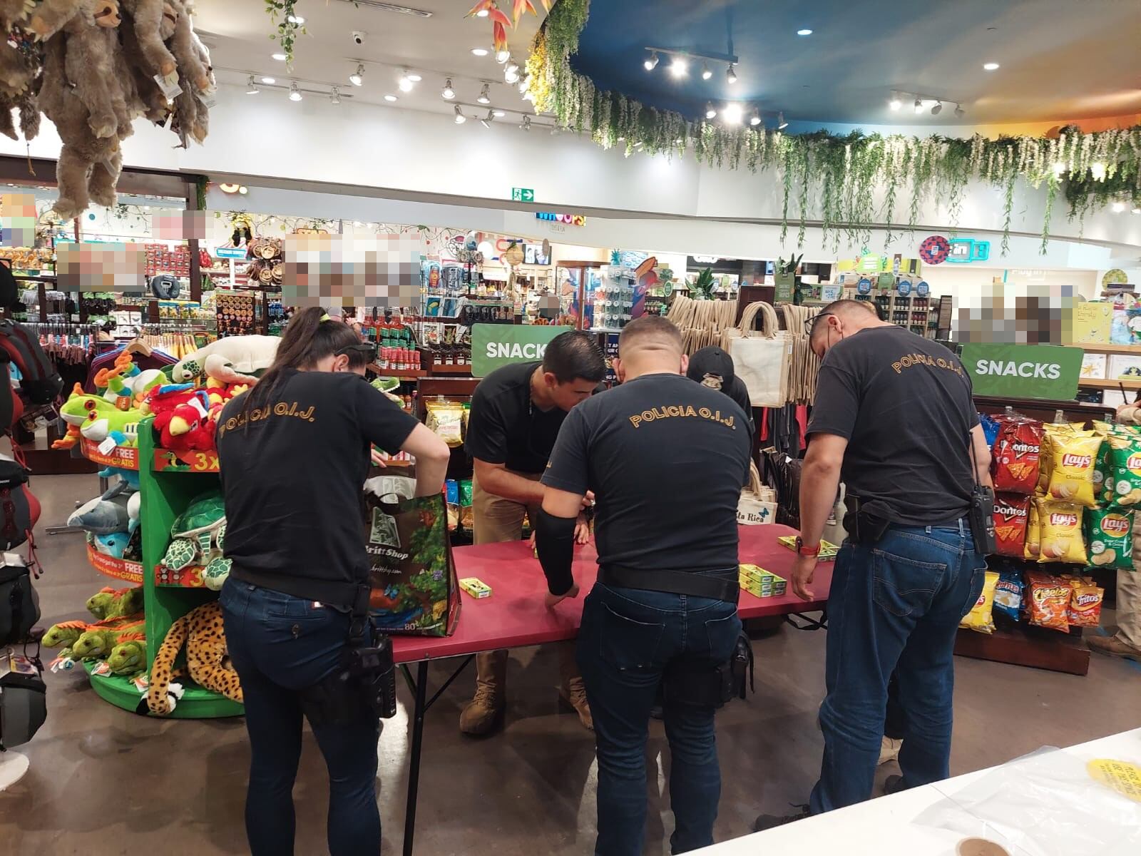 OIJ detiene a mujer sospechosa del delito de Trasiego Internacional de Vida Silvestre. Foto OIJ.