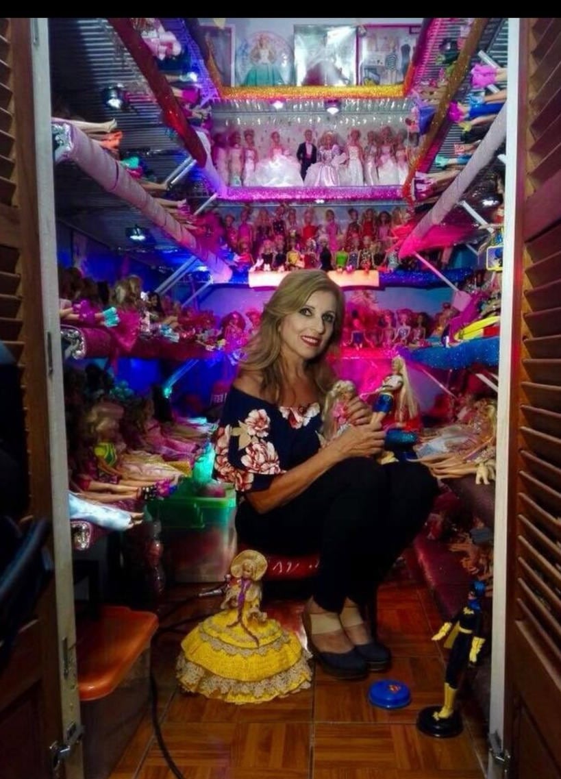 Ivonne Rojas colecciona Barbies y le encantó la nueva, Barbie La Llorona