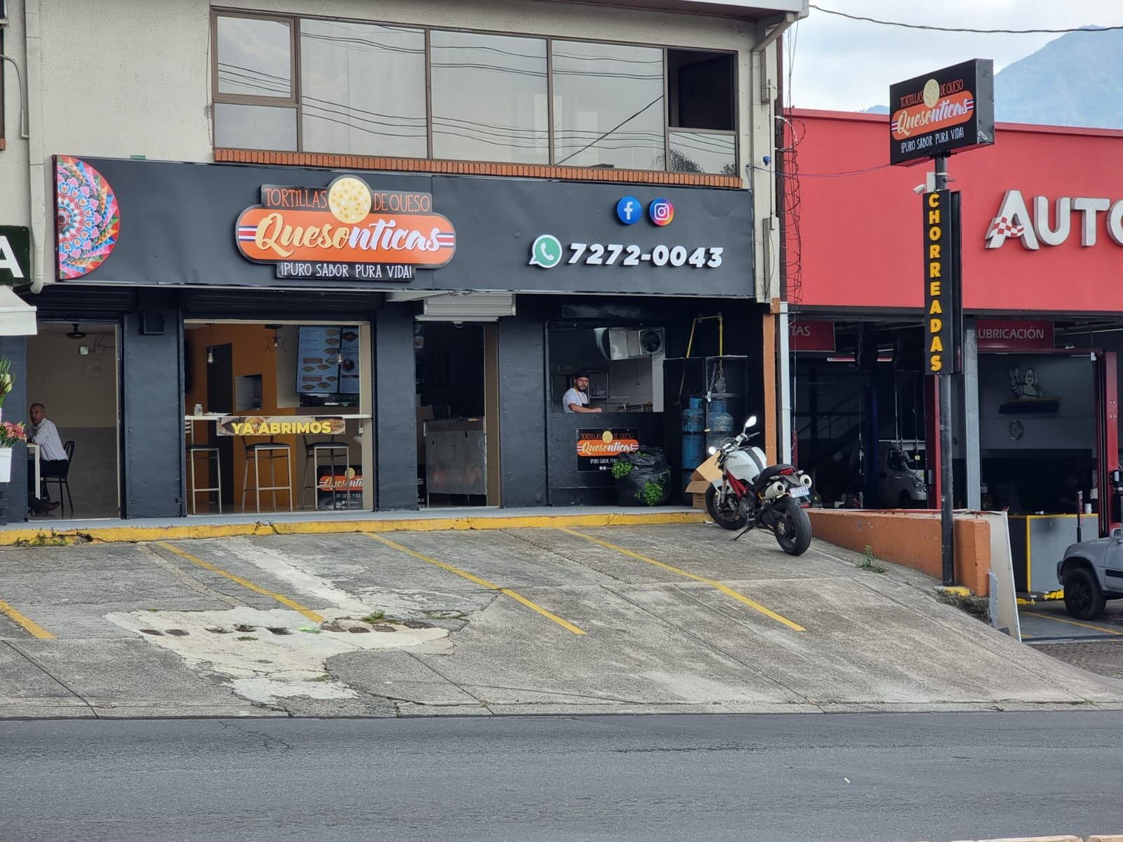 Quesonticas abre nuevo local en Escazú