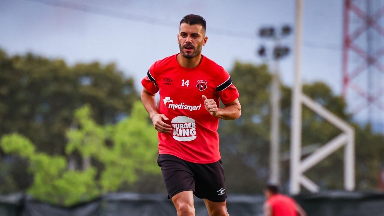 Iago Falque llegó a Liga Deportiva Alajuelense con el propósito de ser campeón nacional.