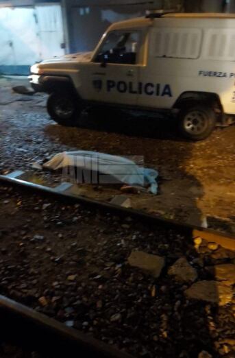 De múltiples puñaladas le quitaron la vida a un hombre de apellido Camacho, de 56 años, al parecer se trataba de un transgénero conocida como Laisa, el ataque ocurrió la madrugada del domingo 27 de octubre del 2024 en barrio Fecosa en El Carmen de Cartago. Foto: Cortesía ANI
