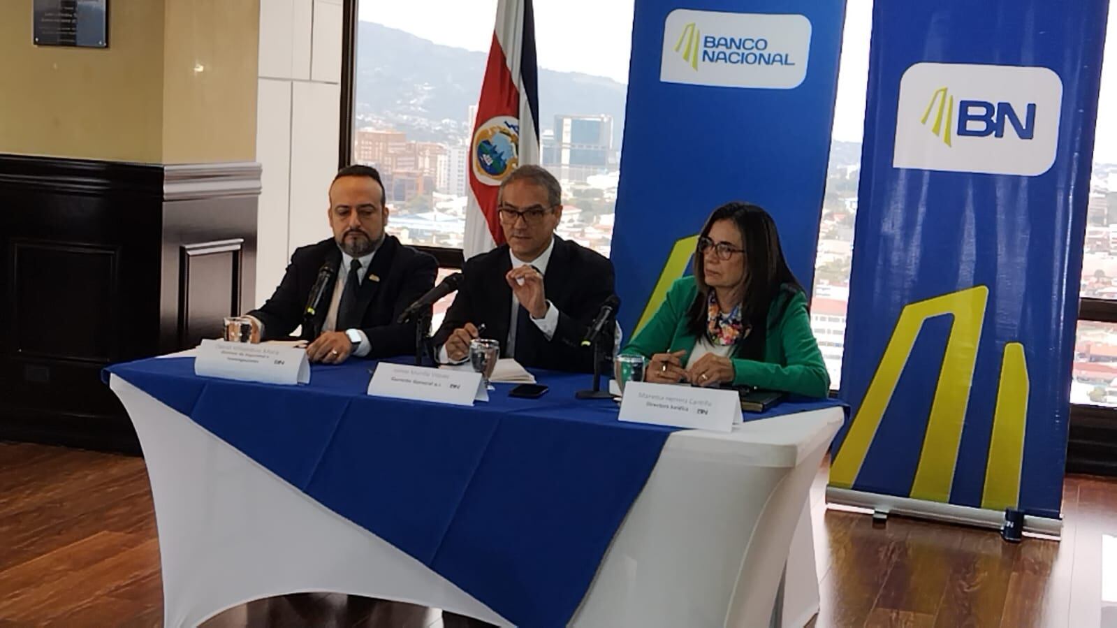 Personeros del Banco Nacional se refieren a una investigación interna por presuntas irregularidades.