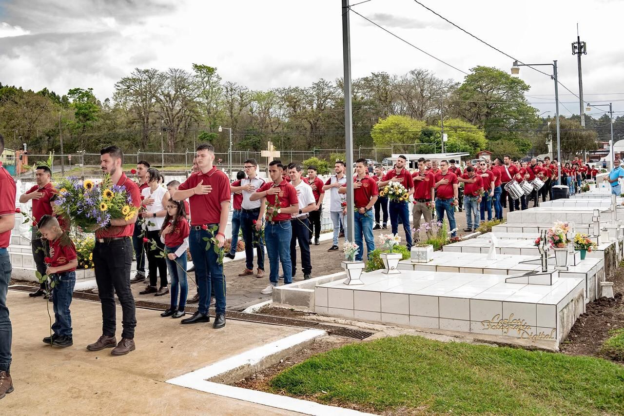 Efraín Quirós Vargas, tiene 57 años y desde los 8 forma parte de la Hermandad de Jesús Nazareno, una de las más tradicionales de todo Cartago. Este 2025 celebra con el corazón lleno de gratitud y amor a Dios sus 49 años como soldado romano.