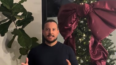 “No han entendido la vibra”: Yiyo Alfaro reacciona a críticas por su árbol de Navidad