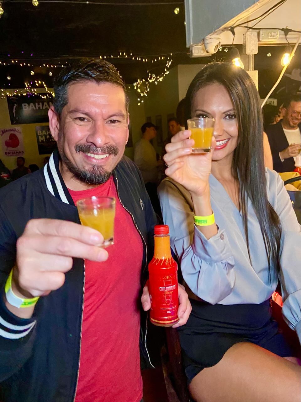 El pasado 5 de diciembre conocimos el hermanillo menor del Chiliguaro, el Chiliguaro Mango que ya se puede conseguir en diferentes partes del país. Una vez más son Mauricio Azofeifa y Luis Pablo Araya los creadores del Chiliguaro Mango, así como lo son del original Chiliguaro.