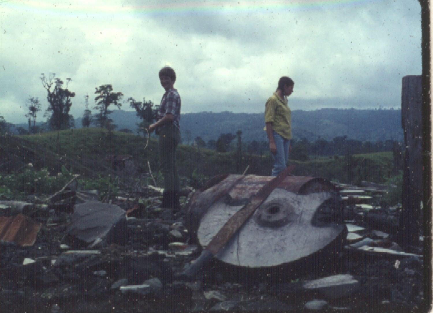 El 29 de julio de 1968 lo que se creía era el cerro Arenal explotó y demostró que lejos de ser un cerro era un volcán, el volcán Arenal, en esa explosión perdieron la vida más de 80 personas y quedaron sepultados los pueblos de Tabacón, Pueblo Nuevo y San Luis.
