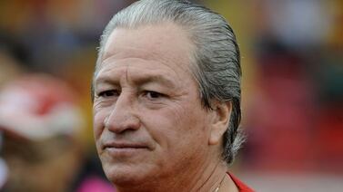 Exmundialista Claudio Jara recibe un regalo de un vecino y lo muestra en sus redes sociales