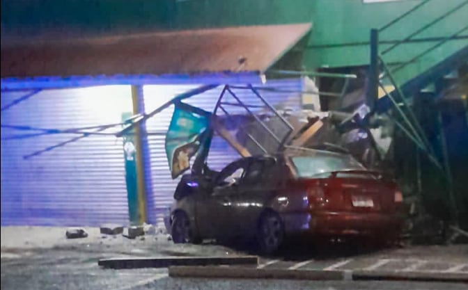 El hombre murió de inmediato tras el violento choque.Foto Guatuso Noticias.