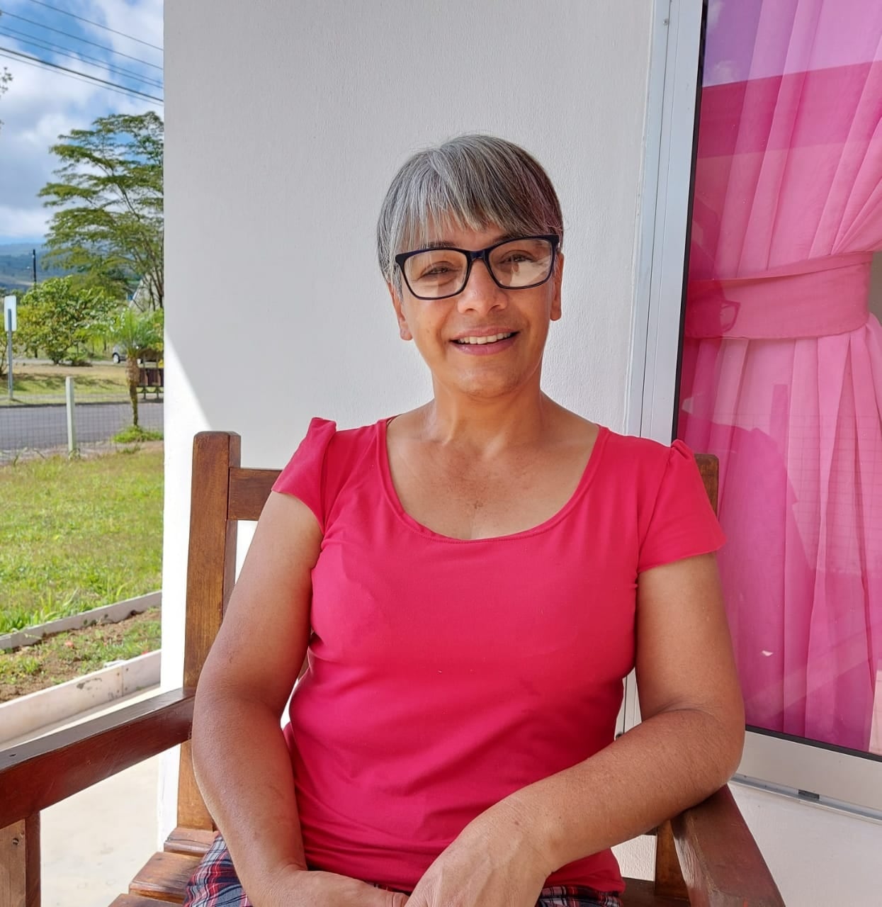 Novelón sobre Ana Cambronero González, mujer que perdió a su esposo y a sus tres hijos en el terremoto de Cinchona. Foto cortesía Ana Cambronero.