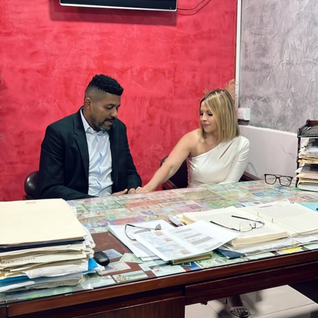 Austin Berry se casa con su pareja de años Cristina Alfaro.