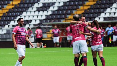 Dos exfiguras moradas derrocharon magia en el partido de Los Saprissa