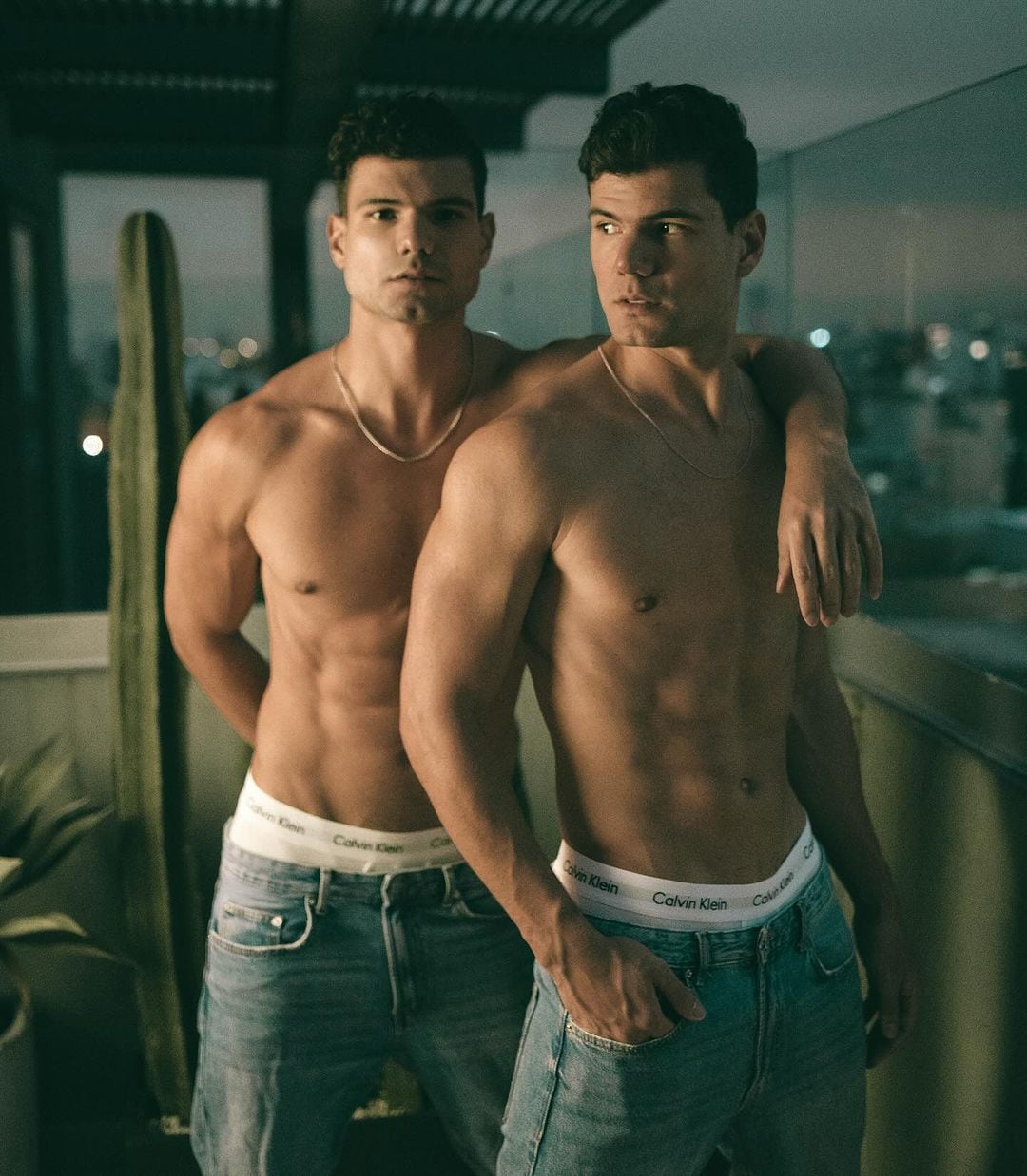 Los gemelos Douglas y Esteban Castillo y María Jesús Prada