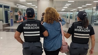 Esposa de Pecho de Rata podría pasar un año en prisión tras ser detenida al regresar de Suiza