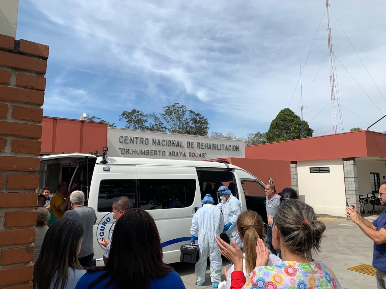 ¡Ingresa el primer paciente al Hospital del Coronavirus!
