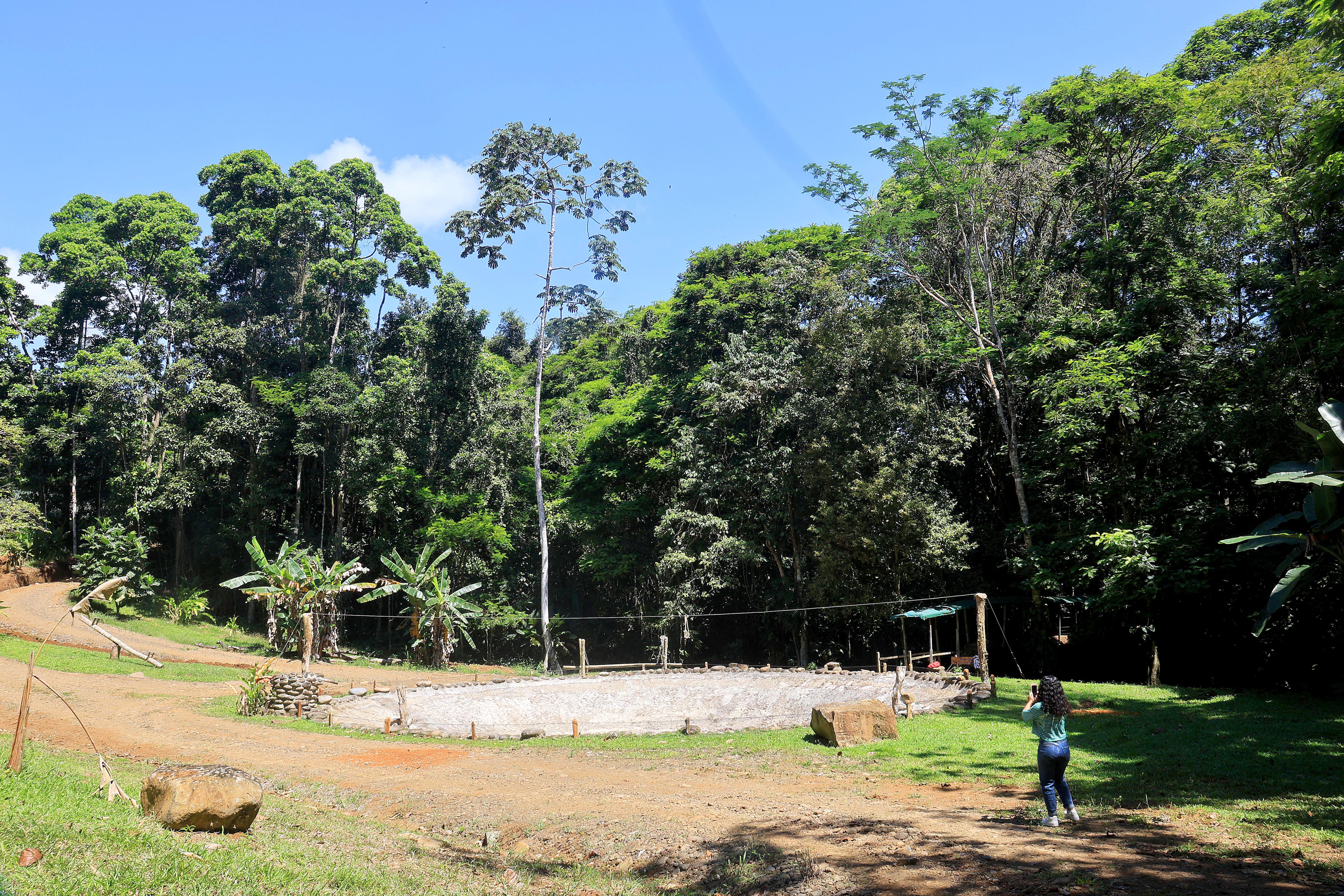 06/03/2024 Río Cuarto de Alajuela. Hotel del Bosque, ofrece caminatas por senderos naturales, servicio de restaurante, gimnasio, canchas y áreas al aire libre para practicar deporte, incluyendo una piscina natural. Foto: Rafael Pacheco Granados