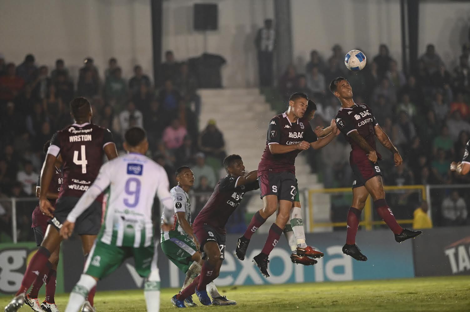 24/09/2024, Guatemala, partido de ida de los octavos de final de la Copa Centroamericana entre el Antigua de Guatemala y el Deportivo Saprissa de Costa Rica.