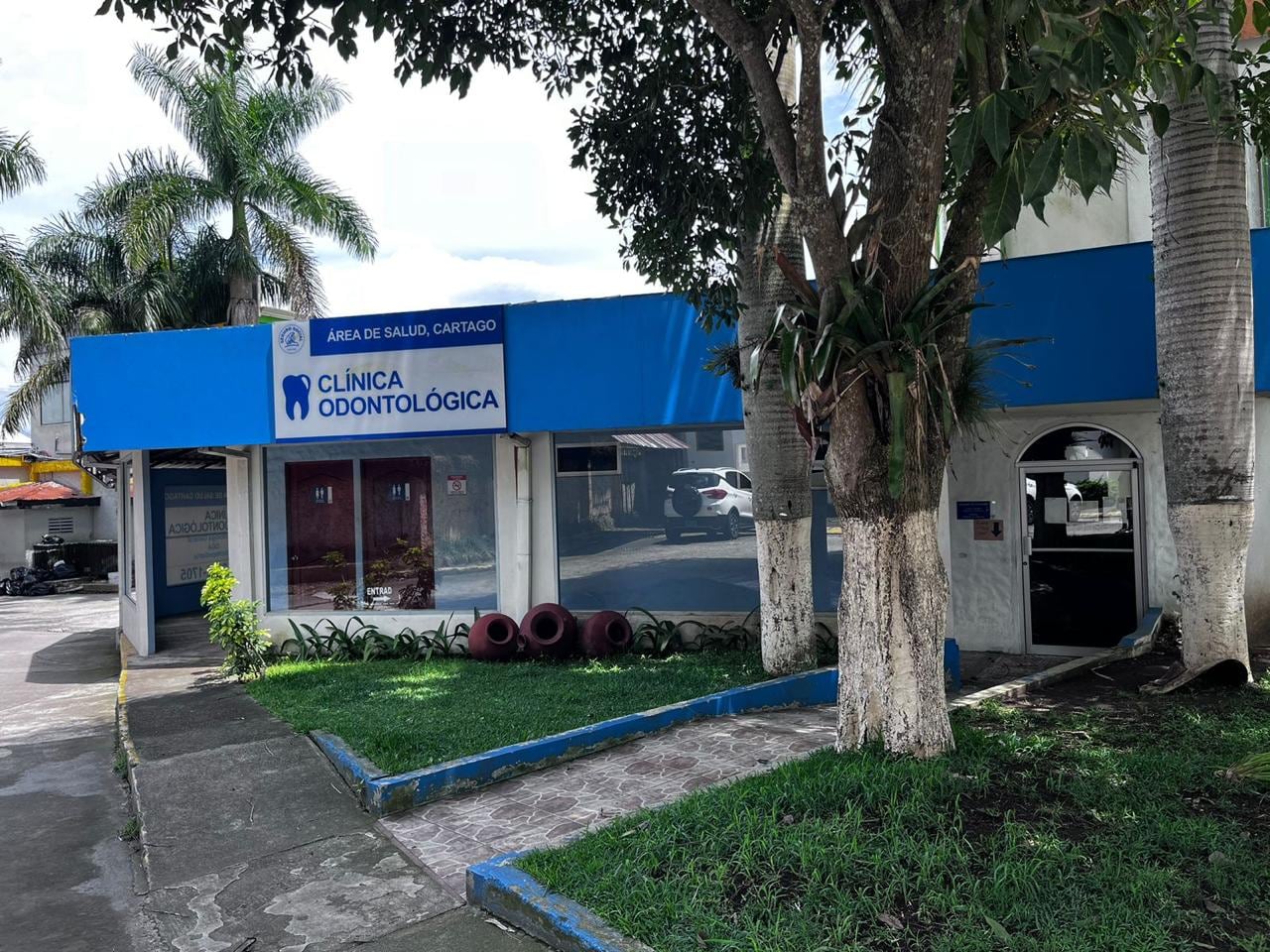 El área de salud Cartago suspenderá el servicio de odontología, durante la próxima semana, para resguardar la seguridad de las personas usuarias y funcionarias luego de los daños ocasionados por las lluvias ayer a la infraestructura.