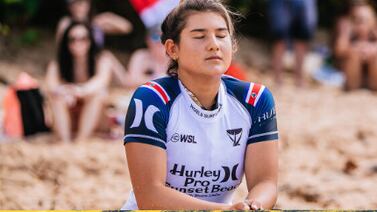 Brisa Hennessy ilusiona a Costa Rica con espectacular regreso a las olas