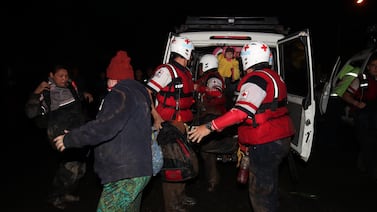 Lluvias dejaron en apuros a 16 abuelitos tras sorpresiva inundación