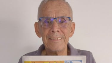 Aficionado saprissista ayudará a su nieta gracias a Ópticas Münkel y La Teja