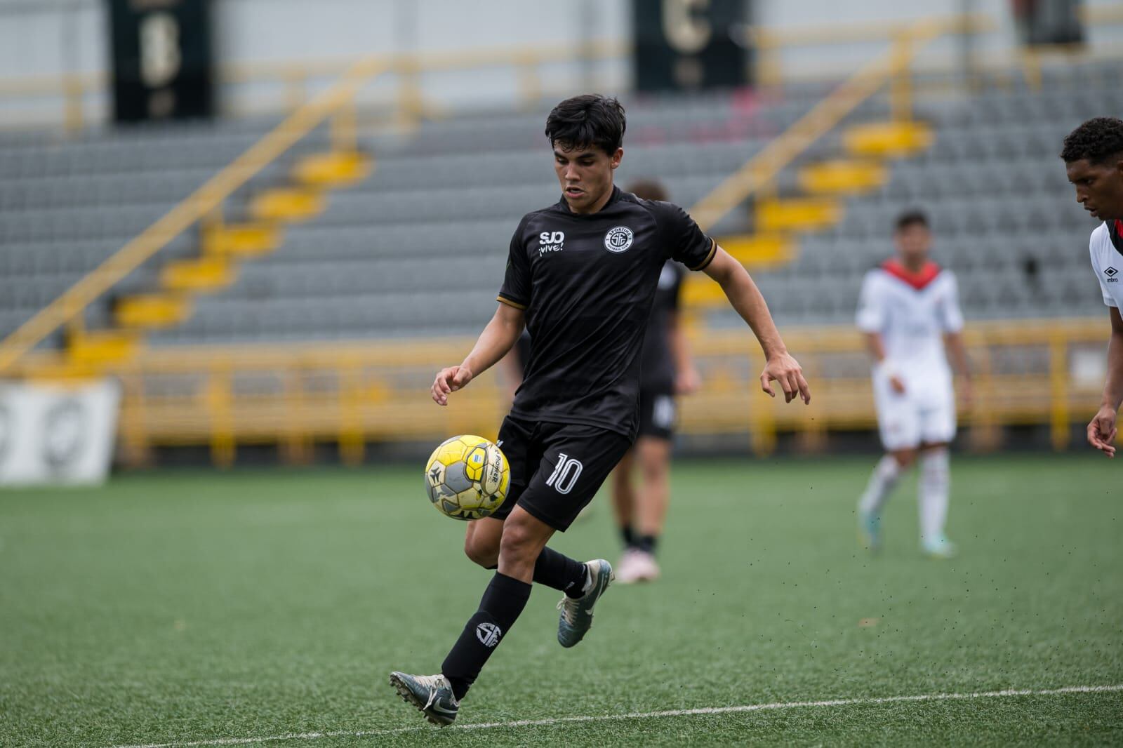 Gemelos Feoli cuentan sus anécdotas en Sporting, sus estudios en la UCR y su sueño mundialista. Cortesía.