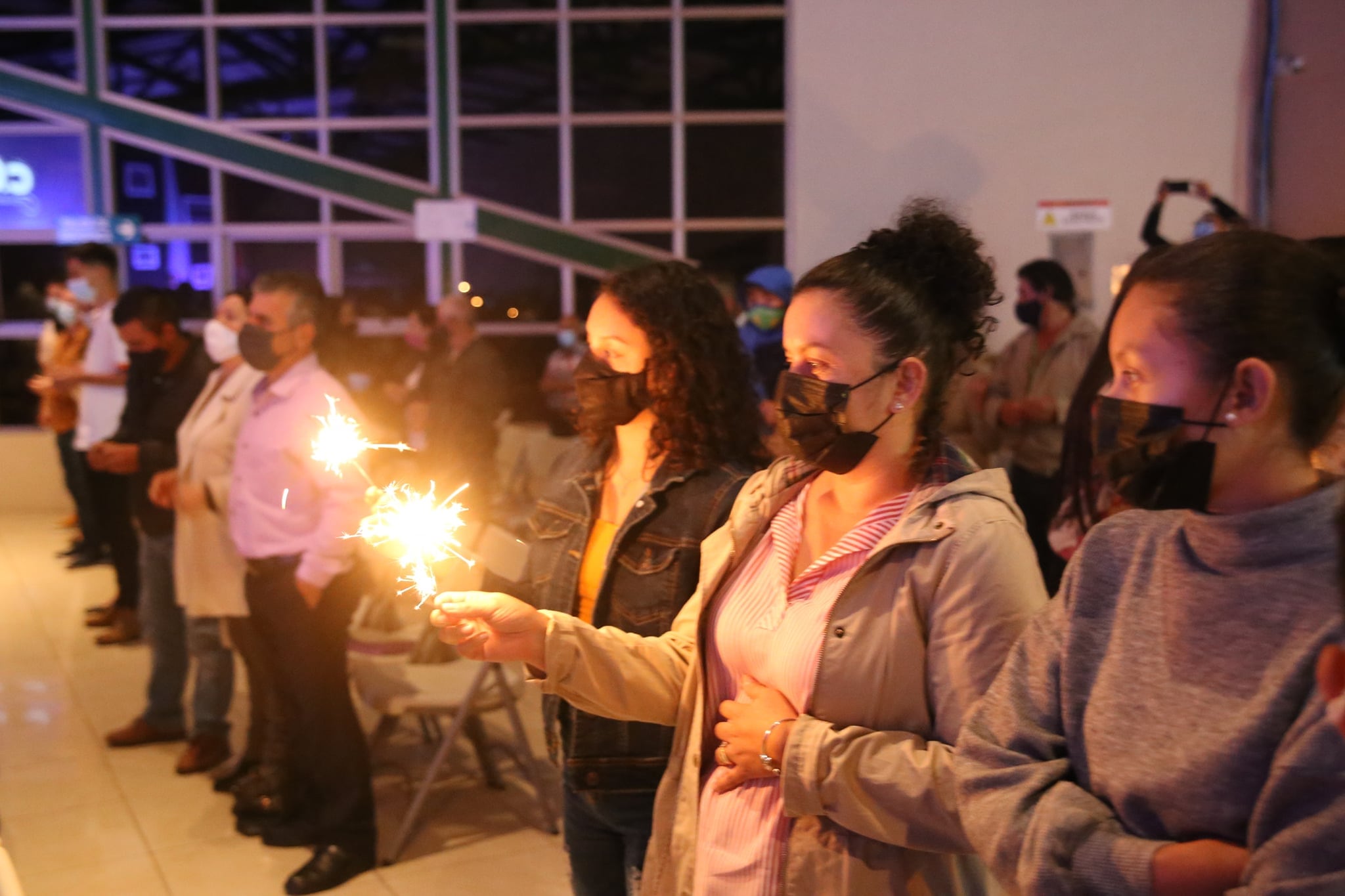 La iglesia Comunidad Cristiana Shalom nace como un proyecto social que tiene más de 26 años de estar ayudando a la comunidad de Fraijanes en Alajuela, en temas vitales como: salud, vivienda, educación, apoyo social y espiritual.