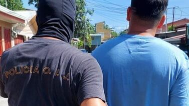 Detienen a hombre que disparó y amenazó a vecinos de un conocido barrio