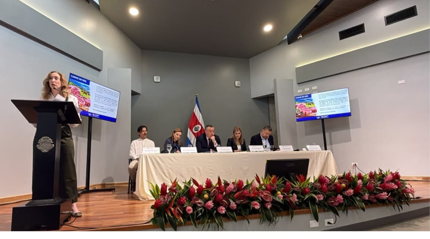 Reunión en Casa Presidencial sobre Acuerdo Transpacífico