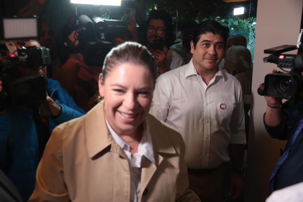 Coalición Agenda Ciudadana Claudia Dobles inicia el día electoral con un desayuno en el restaurante Tribeca en Santa Ana