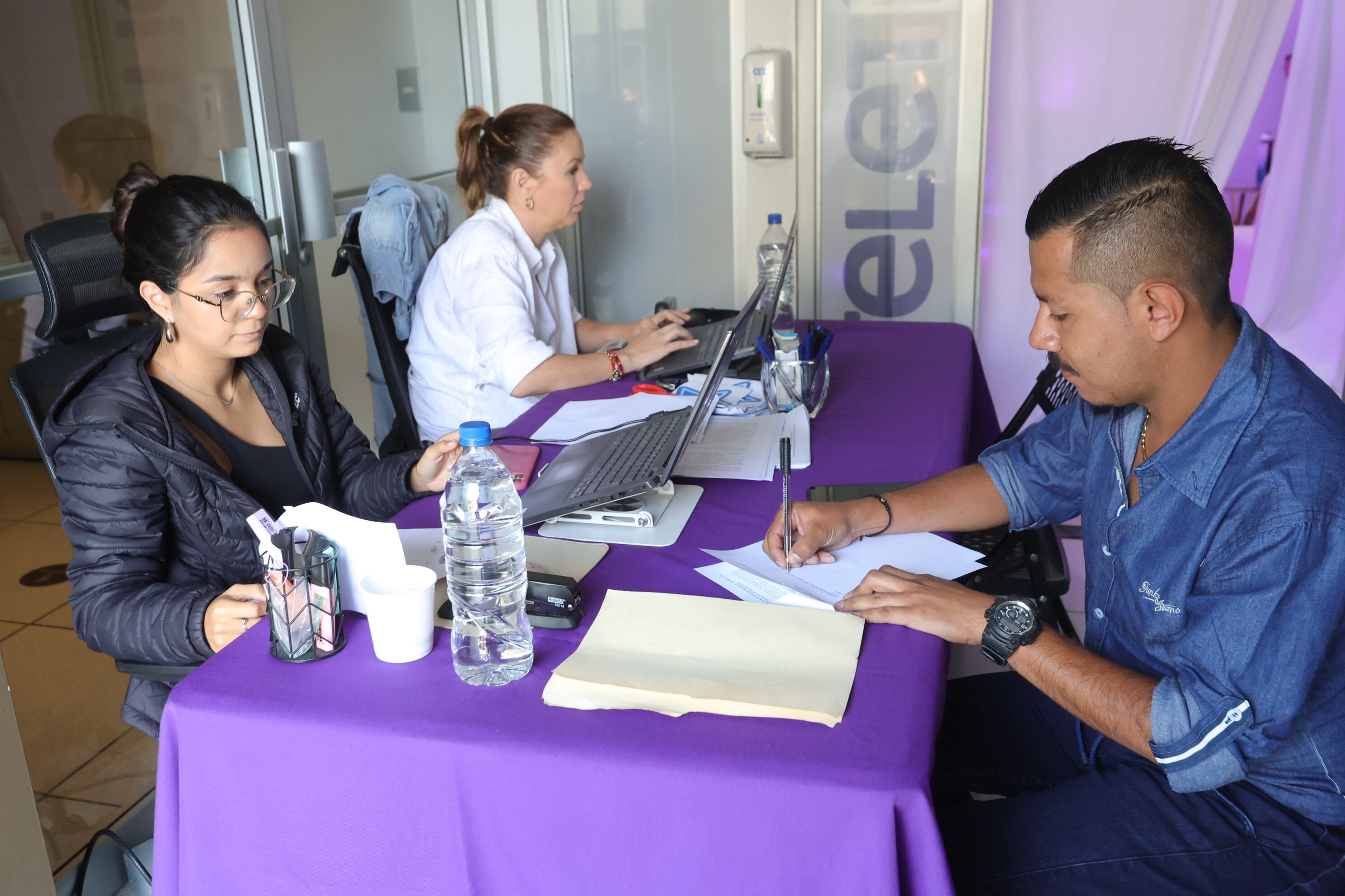Fotos de audiciones para el programa Nace Una Estrella de teletica en su sétima temporada / foto John Durán