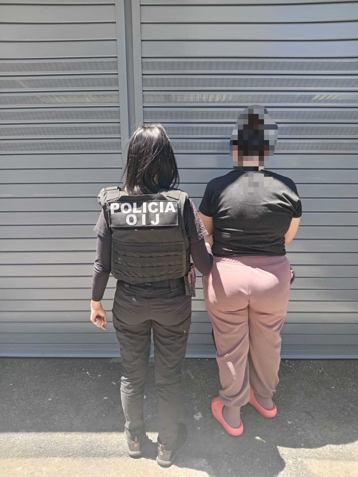 Dos personas fueron detenidas por estafas con casas modulares y equipo hotelero