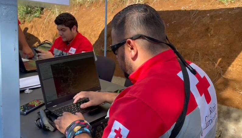 Búsqueda de hombre de 80 años desaparecido en Sarchí. Foto Cruz Roja.