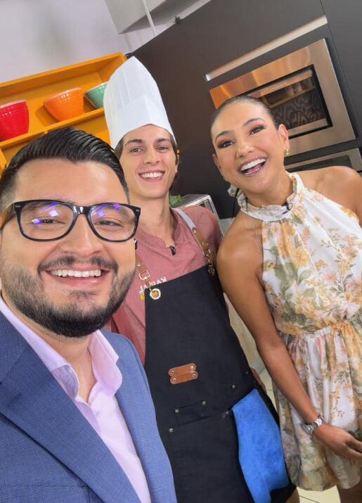 Adriana Durán y sus hijos. Juan Carlos, hijo de Adriana Durán, debutó en Buen día el 4 de noviembre de 2024