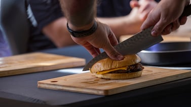 ¿Es cierto que la hamburguesa nació en Hamburgo?