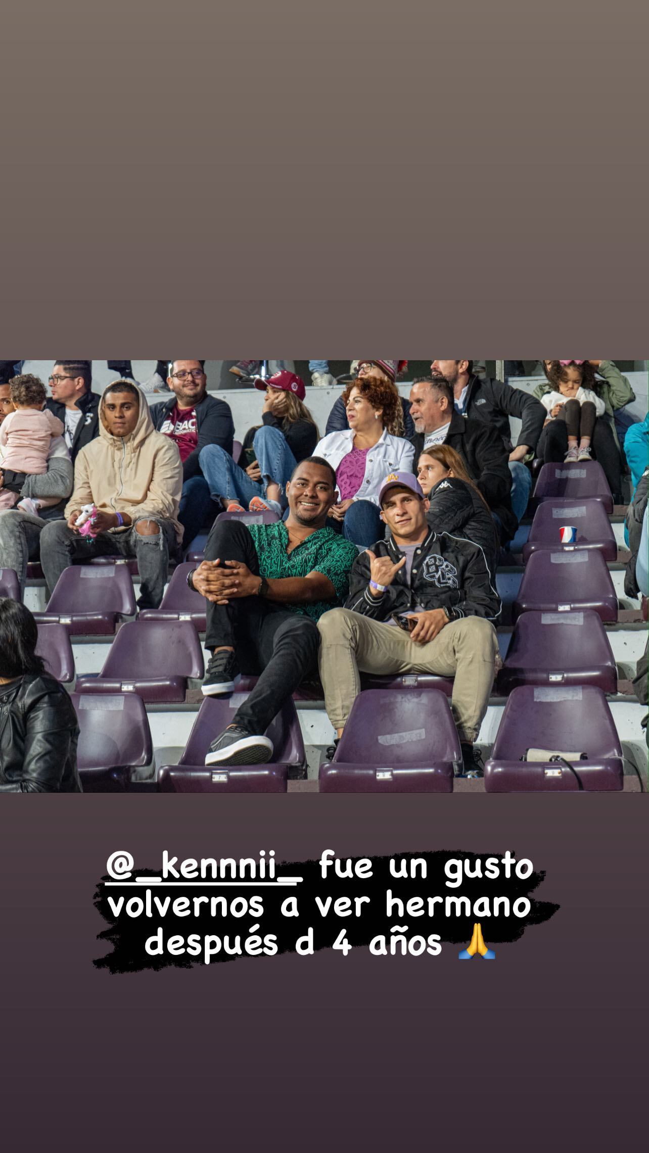 Luis Paradela disfrutó a lo grande el juego ante Cartaginés desde la gradería.