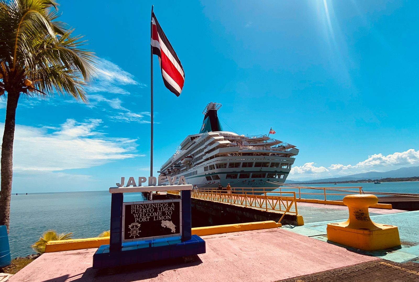 Crucero en Limón. Artania. Terminal ubicada en parque Limón. Foto Japdeva