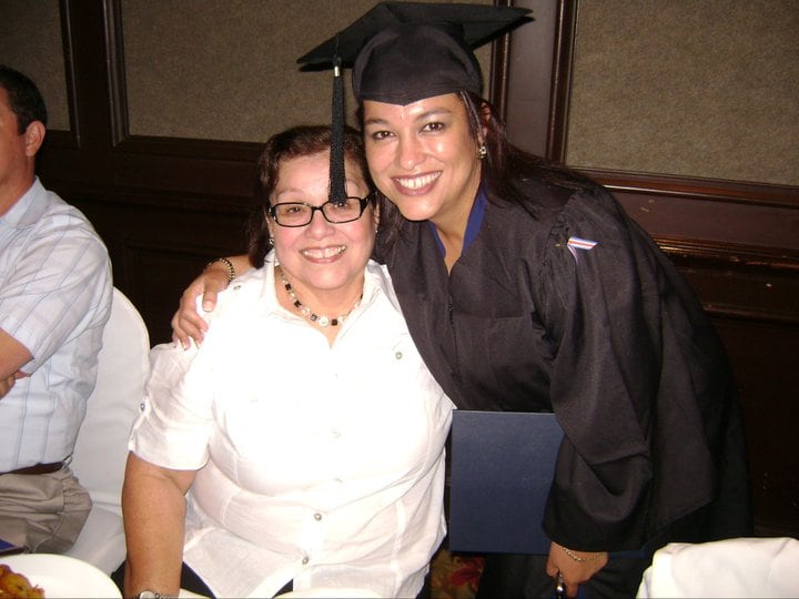 La diputada del PLN, María Carolina Delgado Ramírez, quien además es precandidata presidencial de los liberacionistas. En la foto, con su mamá, doña Florisabel Ramirez Lizano