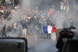 ¡Tensión en Francia! Protestas dejan 1.314 detenidos y 53 policías heridos