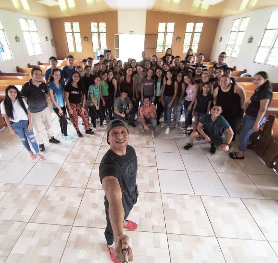 Andrés Obando Villanueva evangeliza por redes sociales