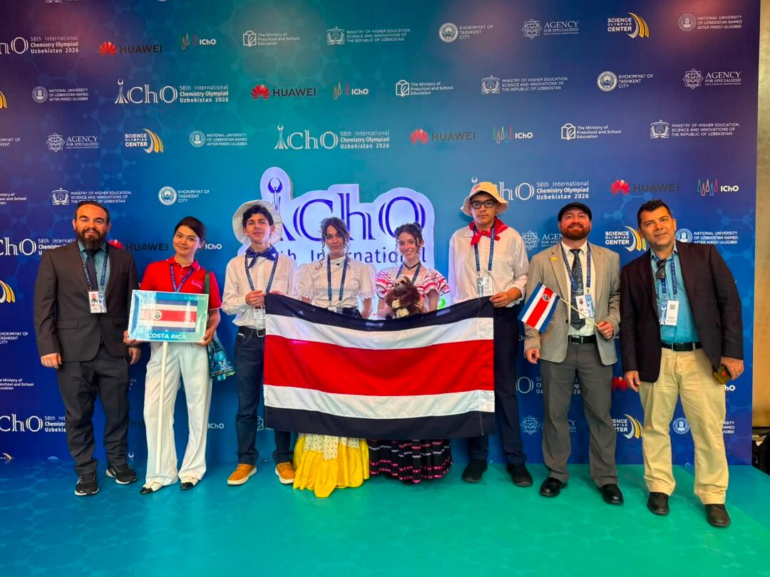 Cuatro estudiantes representan a Costa Rica en la 58 Olimpiada Internacional de Química (IChO), que se realiza en Uzbekistán del 10 al 19 de julio y reúne a los mejores estudiantes de secundaria en química del mundo. Ellos son: Tamara Garrote Villalobos, del colegio San Francis; Leonor Isaura Obando Umaña, colegio Científico de Alajuela; Juan Pablo Valverde Cordero del Científico de Pérez Zeledón y José Edwin Chávez Rodríguez del Centro Integral de Educación Privada (CIDEP).